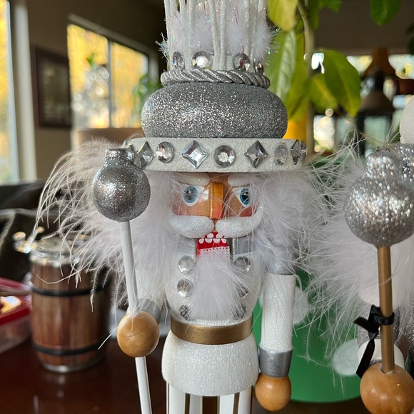 2 Kurt Adler Nutcrackers / Silver / Sparkle / 13.5 Height / Hollywood - Picture 4 of 5